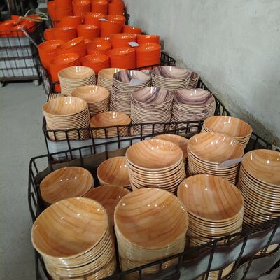 Un buon prezzo. Set di stoviglie di melamina non tossiche e customizzabili resistenti agli graffi per hotel e ristoranti in linea