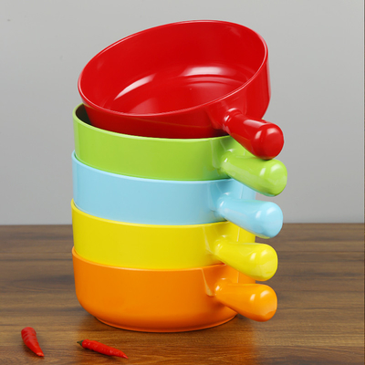 Un buon prezzo. Stoviglie disponibili 100% della melammina di vario colore per il barbecue in linea