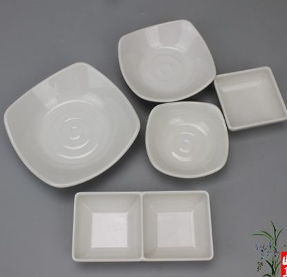 Un buon prezzo. Vaso da tavola in melamina di colore bianco, in plastica, per l'hotel in linea