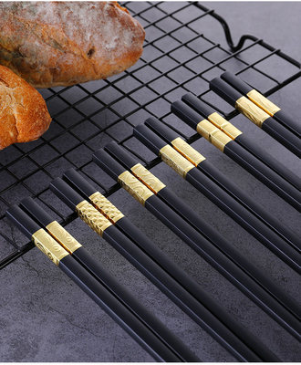Un buon prezzo. Bastoncini cinesi dei sushi della tagliatella della lega dei bastoncini 24cm della testa lunga riutilizzabile del quadrato in linea
