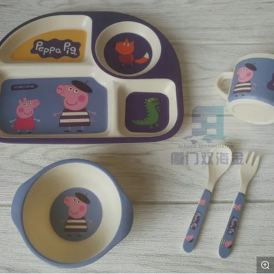 Un buon prezzo. Stoviglie di bambù della fibra dei bambini adorabili messe per i bambini in linea