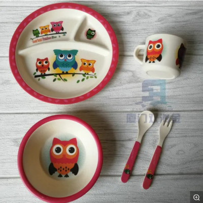 Un buon prezzo. Piatti di bambù multicolori della fibra, piatti concimabili di bambù per i bambini in linea