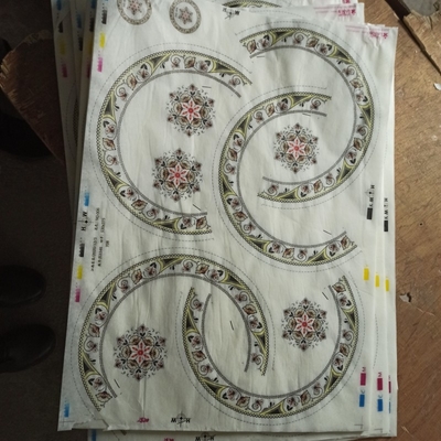 Un buon prezzo. Carta di trasferimento di carta di progettazione di uso della decalcomania della melammina delle stoviglie 40GSM 45GSM in linea